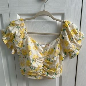 Vestique Floral Crop Top